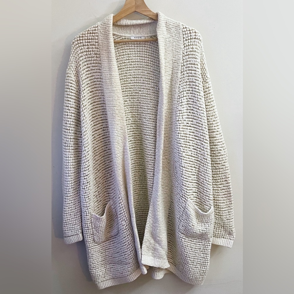 Vintage Avon Cream Knit Cardigan with Pockets Casual Chic Fall Winter Cozy